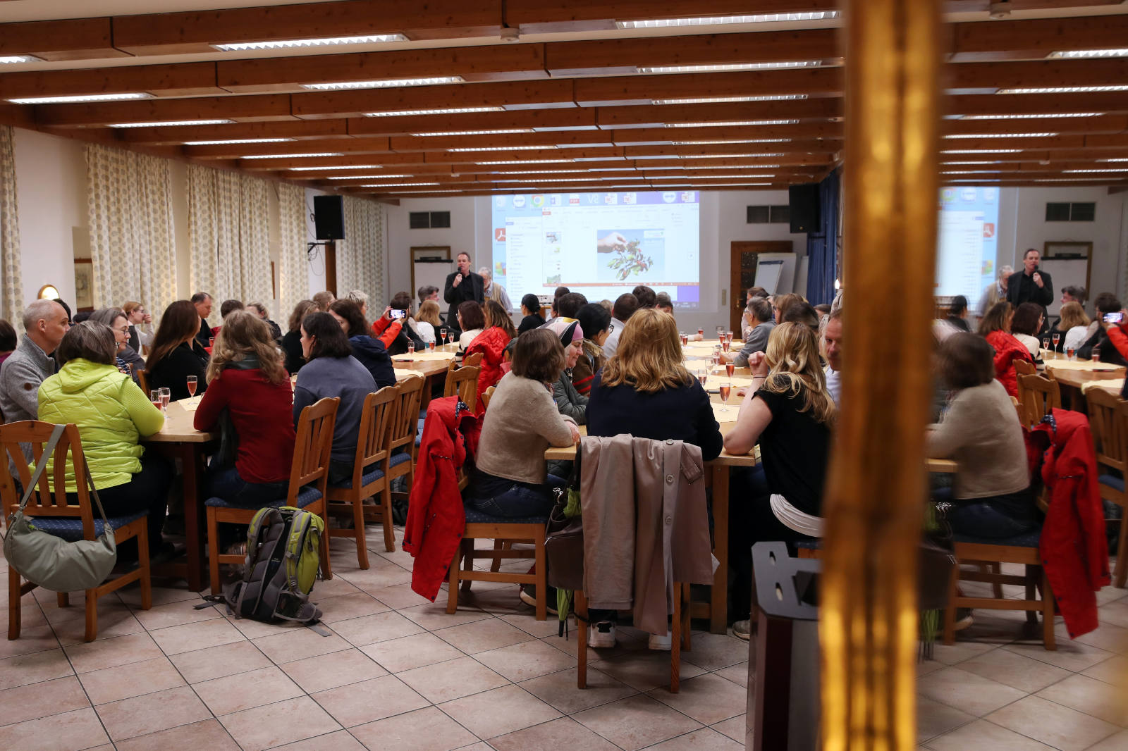 Einführungsvortrag als Infotainment welt der dirndl